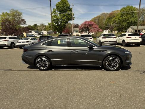 Certified 2024 Hyundai Sonata SEL w/ Convenience Package FWD image 11