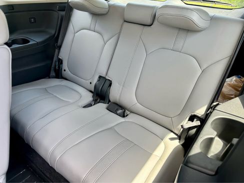 Used 2025 Honda Pilot EX-L image 13