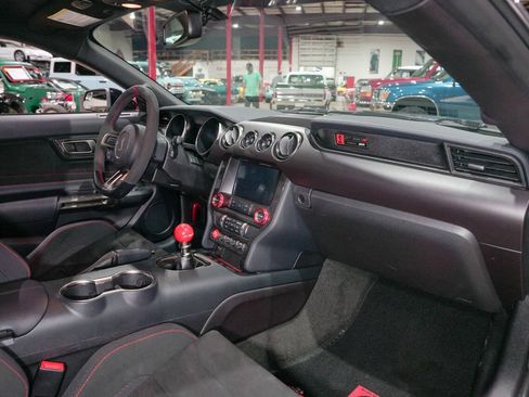 Used 2018 Ford Mustang Shelby GT350R w/ GT350R Equipment Group 920A RWD image 39