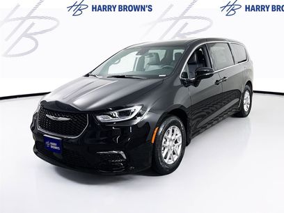 New 2026 Chrysler Pacifica Select