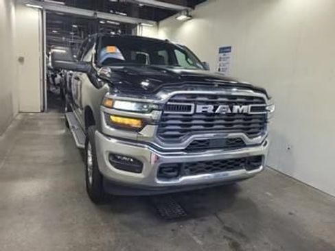 Used 2026 RAM 2500 Big Horn AWD/4WD image 3