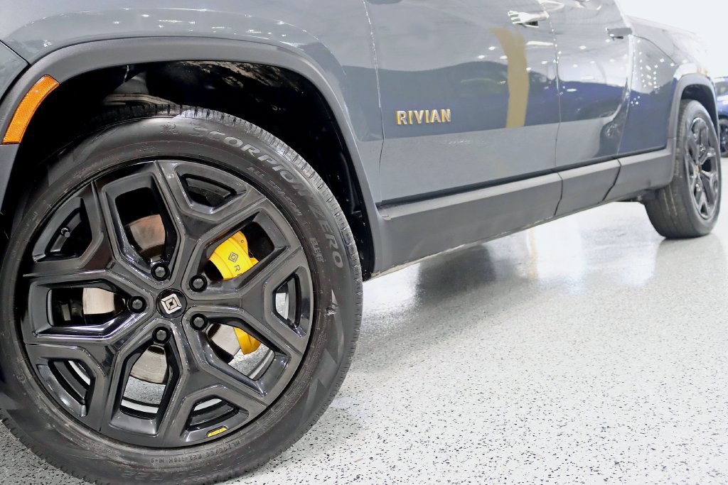 Used 2022 Rivian R1T Adventure AWD/4WD image 4