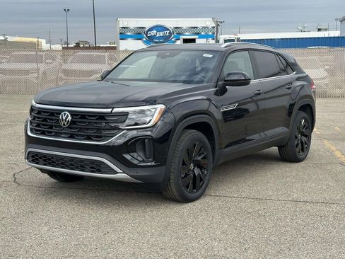 New 2026 Volkswagen Atlas Cross Sport SE image 1