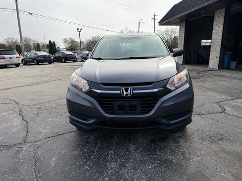Used 2018 Honda HR-V LX image 2