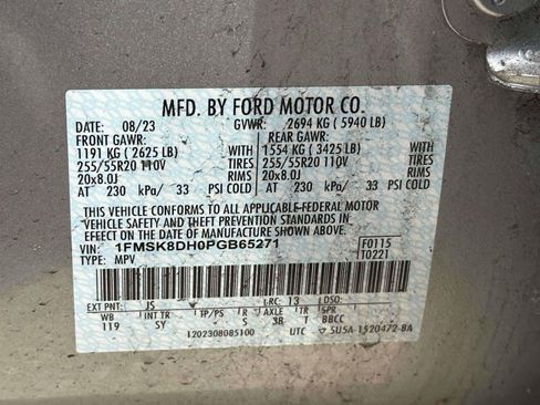 Used 2023 Ford Explorer XLT w/ Equipment Group 202A AWD/4WD image 11
