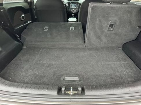 Used 2018 Kia Soul + image 19