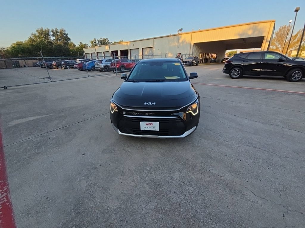 Used 2025 Kia Niro LX FWD image 5