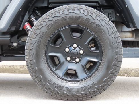 Used 2022 Jeep Gladiator Mojave w/ LED Lighting Group AWD/4WD image 19