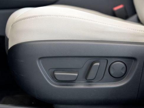 Used 2024 MAZDA CX-90 Plug-In Hybrid w/ Premium Pkg image 16