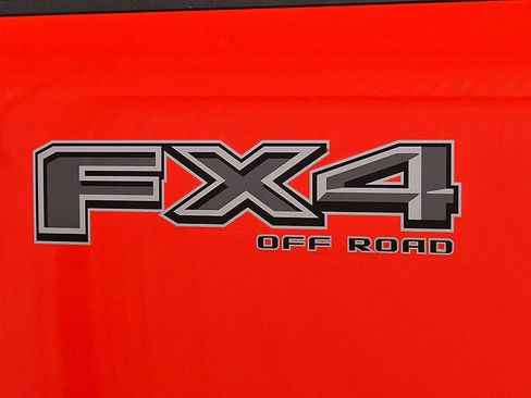 Used 2024 Ford F250 XLT w/ Black Appearance Package AWD/4WD image 11