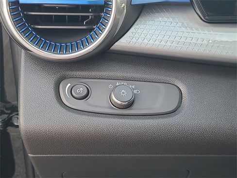 New 2026 Chevrolet Trax LT image 25