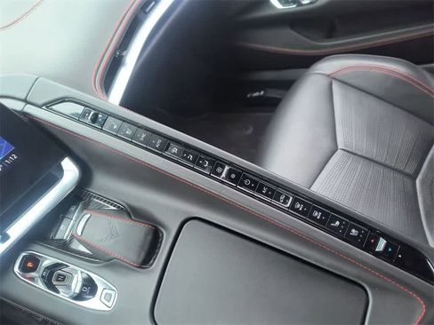 Used 2021 Chevrolet Corvette Stingray Premium Conv w/ Z51 Performance Package image 19