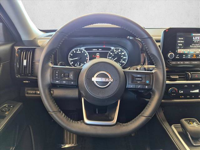 Used 2024 Nissan Pathfinder SV FWD image 13