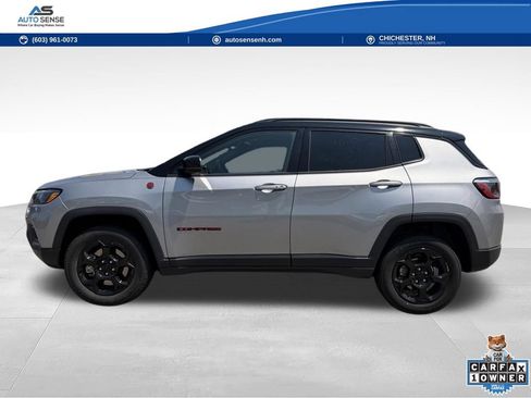 Used 2024 Jeep Compass Trailhawk AWD/4WD image 2
