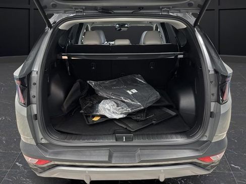 Used 2024 Hyundai Tucson Limited image 16