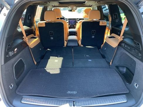 Used 2025 Jeep Grand Cherokee L Summit AWD/4WD image 6
