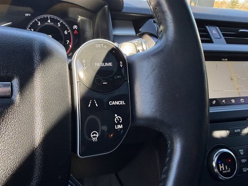 Used 2020 Land Rover Discovery Landmark image 32