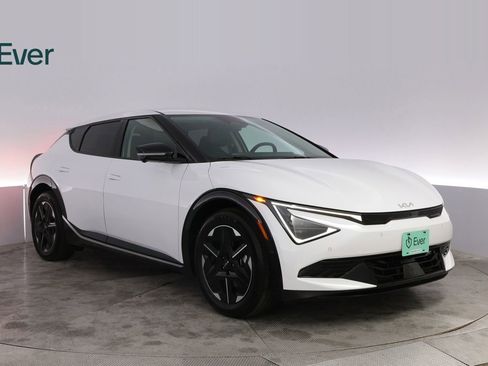 Used 2025 Kia EV6 Wind RWD image 13