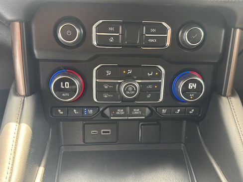 Used 2024 Chevrolet Tahoe High Country w/ Advanced Technology Package AWD/4WD image 42