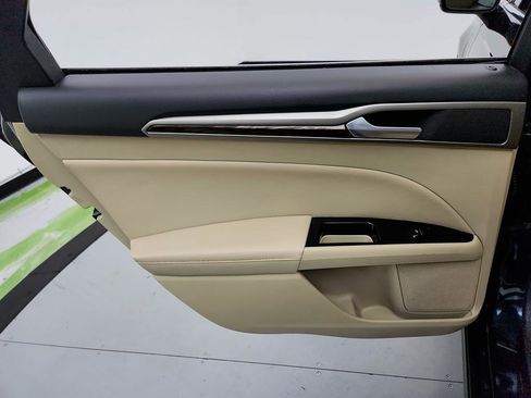 Used 2014 Ford Fusion Energi SE image 24