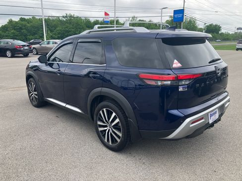 Used 2024 Nissan Pathfinder Platinum AWD/4WD image 5