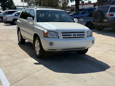 Used 2006 Toyota Highlander Sport w/ Towing Prep Pkg FWD image 4