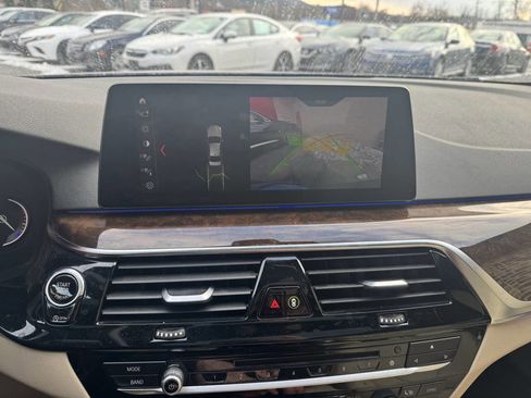 Used 2019 BMW 530i xDrive image 36