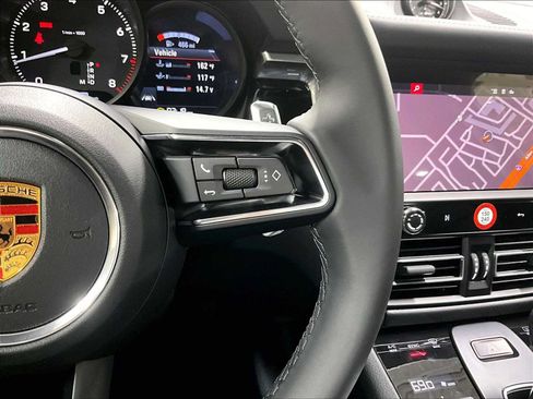 Used 2026 Porsche Macan AWD/4WD image 22