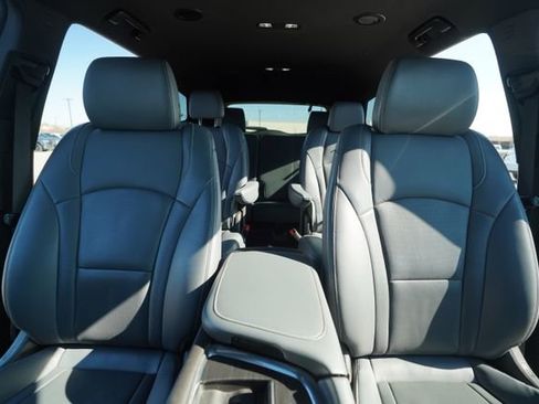 Used 2024 Buick Enclave Premium image 37