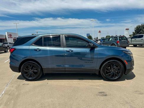 Used 2024 Chevrolet Equinox LS w/ LS Convenience Package FWD image 2