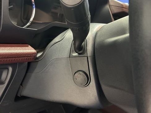 Used 2024 Ford Expedition Limited image 21