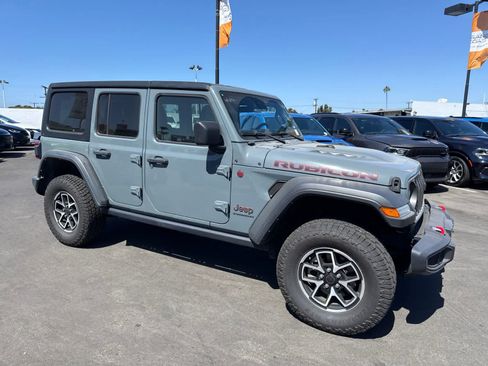 Used 2024 Jeep Wrangler Unlimited Rubicon AWD/4WD image 10