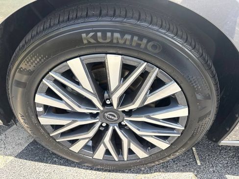 Used 2025 Nissan Altima 2.5 SV FWD image 12