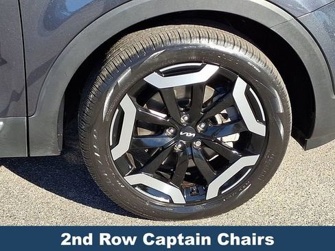 Used 2024 Kia Telluride EX w/ EX Captain's Chair Package image 10