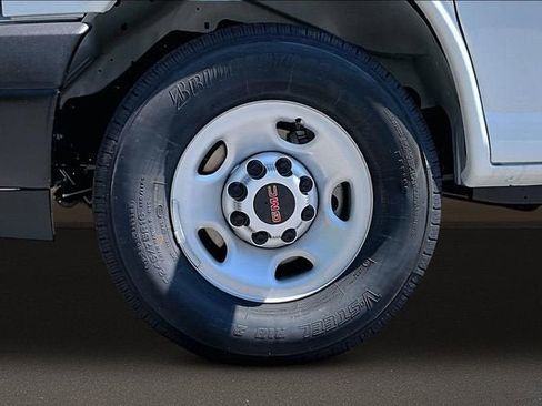 New 2026 GMC Savana 3500 RWD image 14