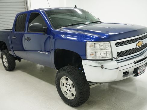 Used 2013 Chevrolet Silverado 1500 LT w/ All-Star Edition AWD/4WD image 3