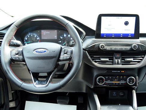 Used 2022 Ford Escape SEL w/ Equipment Group 302A image 19