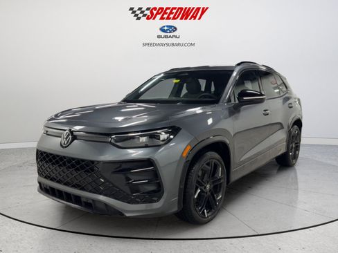 New 2026 Volkswagen Tiguan SE R-Line image 4