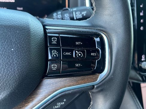 Used 2024 Jeep Grand Wagoneer L 4WD image 19