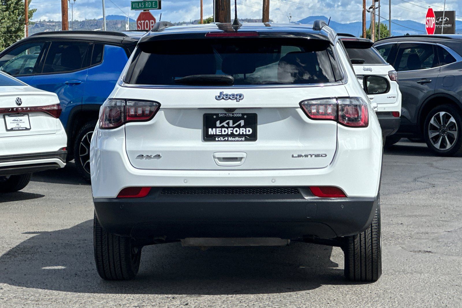 Used 2025 Jeep Compass Limited AWD/4WD image 5