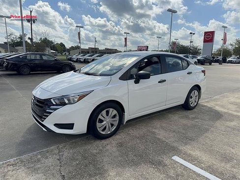 Used 2023 Nissan Versa S w/ Trunk Package FWD image 3