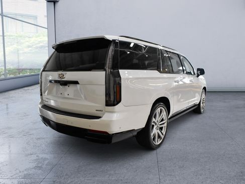 Used 2025 Cadillac Escalade ESV Sport Platinum w/ LPO, Floor Liner Package AWD/4WD image 7