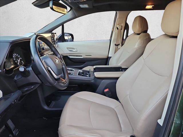 Used 2021 Toyota Sienna XLE FWD image 14