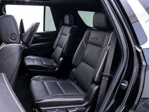 Used 2021 Cadillac Escalade Premium Luxury w/ LPO, Radiant Package image 20