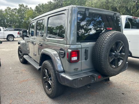 Used 2022 Jeep Wrangler Unlimited Sahara AWD/4WD image 6