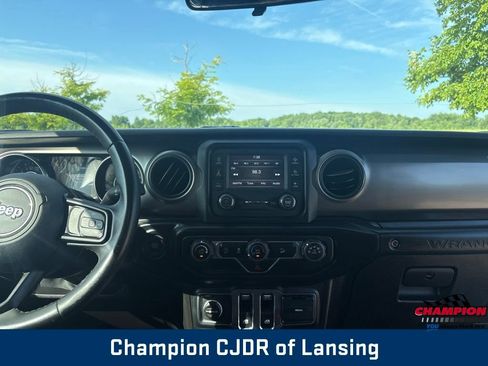 Used 2019 Jeep Wrangler Sport AWD/4WD image 3