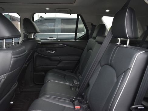 Used 2025 Honda Pilot Elite image 16