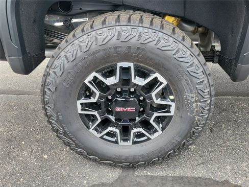 New 2026 GMC Sierra 2500 AT4X w/ LPO, Black Badging Package AWD/4WD image 5