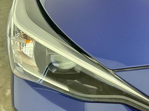 Used 2024 Subaru Crosstrek 2.0i image 34