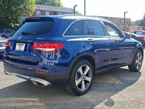 Used 2019 Mercedes-Benz GLC 300 4MATIC w/ Multimedia Package image 4
